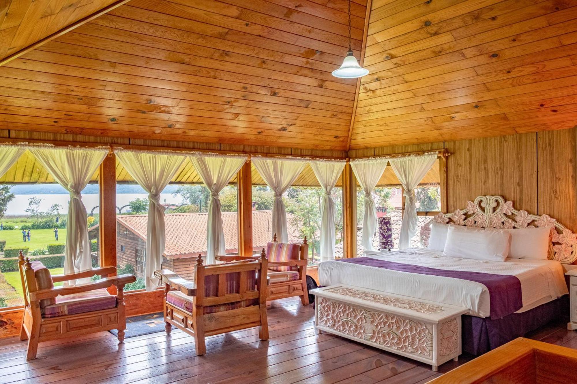 Zirahuen Forest And Resort Exterior photo