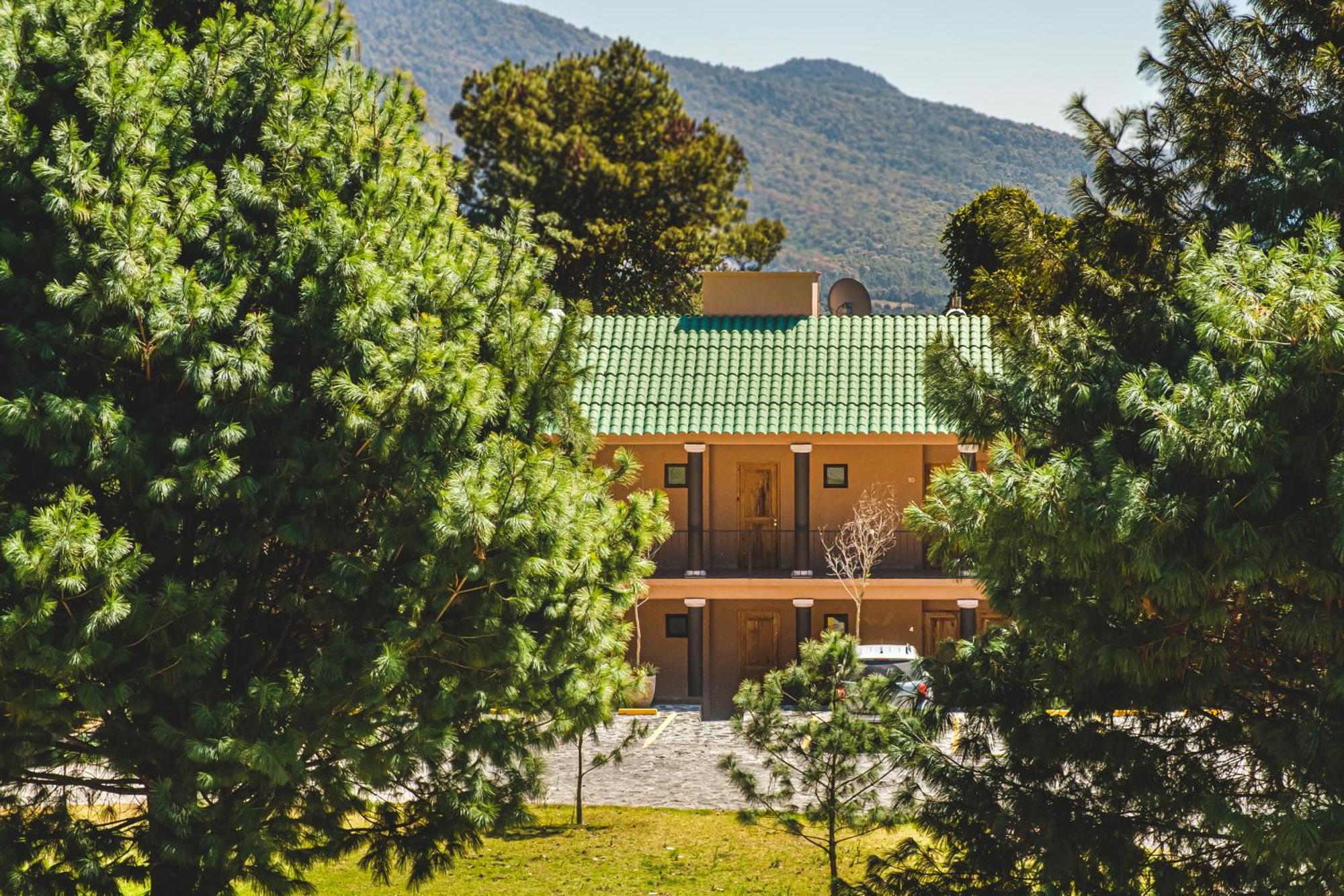 Zirahuen Forest And Resort Exterior photo